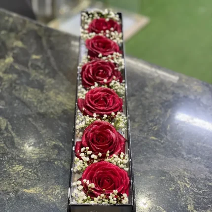 باکس گل با رز قرمز